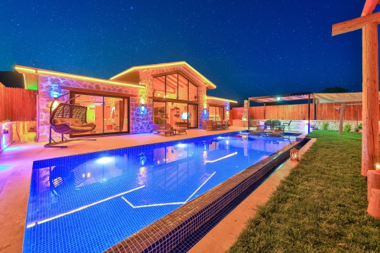 BLUE 8405 Kalkan Sarıbelen'de Çocuk Dostu Kiralık Tatil Villası