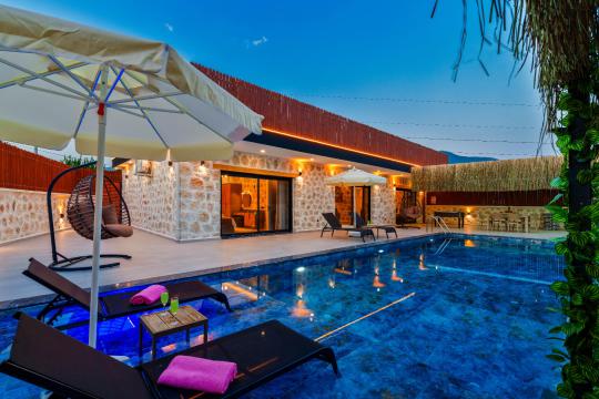 BLUE 8152 Kalkan Çavdır'da 4 Kişilik Kiralık Tatil Villası