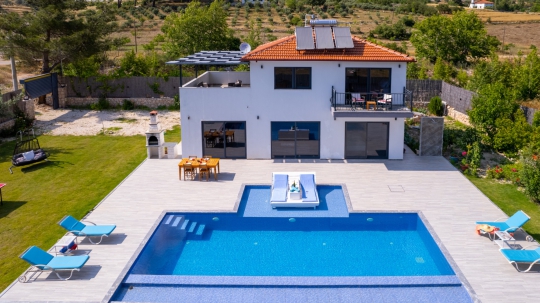BLUE 7999 Kalkan Hacıoğlan'da 4 Kişilik Kiralık Tatil Villası