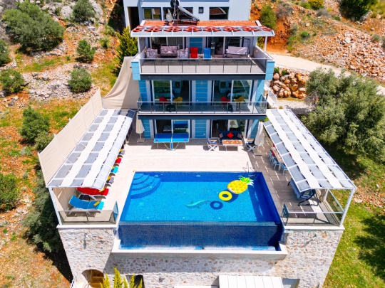 BLUE 7744 Geniş Ailelere Özel Lüks Muhafazakar Tatil Villası