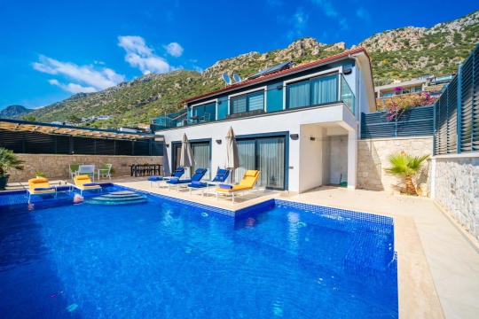 BLUE 8248 Kalkan Kördere'de 6 Kişilik Kiralık Tatil Villası