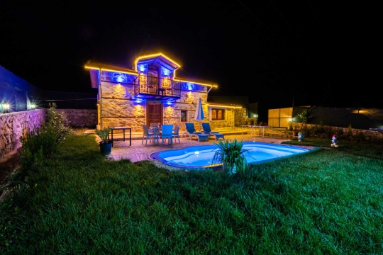 BLUE 7647 Kalkan İkizce'de 2 kişilik Kiralık Balayı Villası