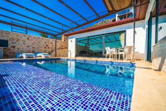 BLUE 8391 - Kalkan Kördere'de Korunaklı Balayı Villası