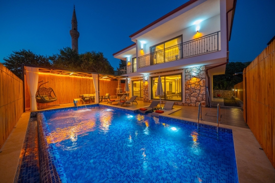 Kaş Bayındır'da 4 Kişilik Doğa İçinde Tatil Villası