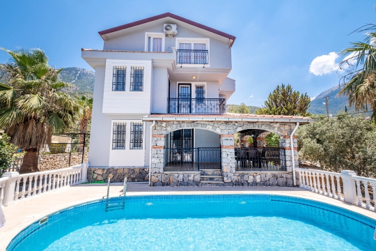 Muğla Fethiye Ölüdeniz'de 8 Kişilik Tatil Villası