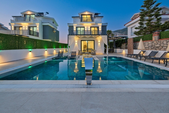 Muğla Fethiye Ölüdeniz'de 6 Kişilik Doğa İçinde Tatil Villası