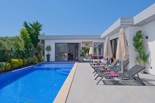 BLUE 8155 Kalkan Çayköy'de 4 Kişilik Kiralık Tatil Villası