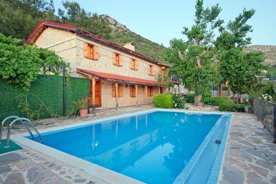 Blue 8409 Kalkan Üzümlü de Korunaklı Doğa İçinde Kiralık Tatil Villası