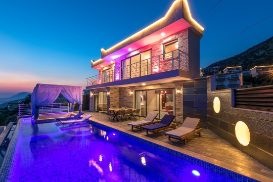 BLUE 7520, Deniz Manzaralı Kiralık Tatil Villası