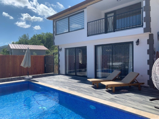 BLUE 7201 Kalkan Sarıbelen Korunaklı Kiralık Balayı Villası