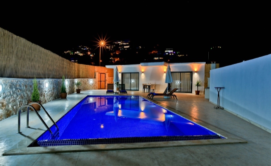 BLUE 7633 denize yakın