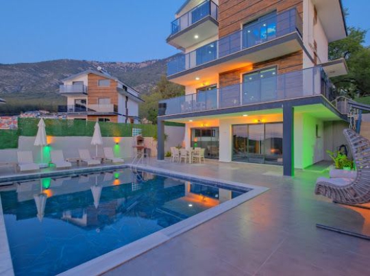 BLUE 7719 Fethiye Ovacık ta Geniş Aile Villası