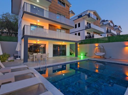BLUE 7720 Fethiye Ovacık ta Geniş Aile Villası