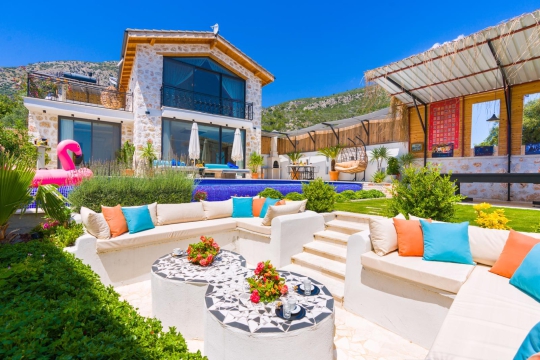 BLUE 8148 Kalkan Çayköy'de 6 Kişilik Kiralık Tatil Villası