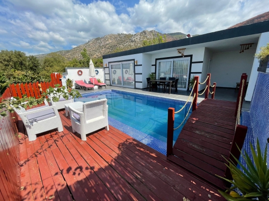 BLUE 8382 Kalkan Üzümlü'de Korunaklı Balayı Villası