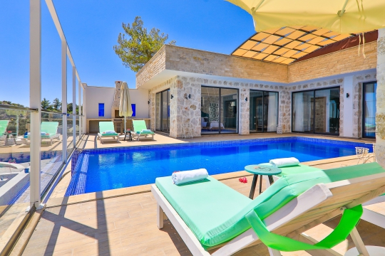 BLUE 7255, Jakuzili Tatil Villası