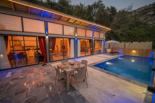 BLUE 8418 İslamlarda doğa içinde balayı villası