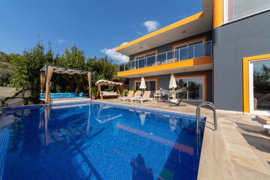 BLUE 8009 Kalkan İslamlar'da 6 Kişilik Kiralık Tatil Villası