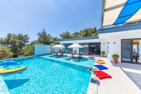 BLUE 7949 Kalkan İslamlar'da 4 Kişilik Kiralık Tatil Villası