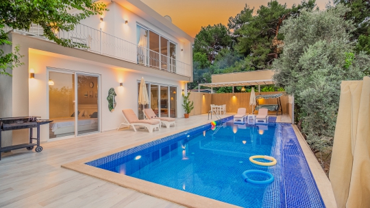 BLUE 8385 Kalkan/Üzümlü'de Muhafazakar Doğa Manzaralı Tatil Villası