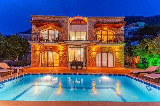 BLUE 7723 Kalkan Kördere 8 Kişilik Kiralık Geniş Aile Villası