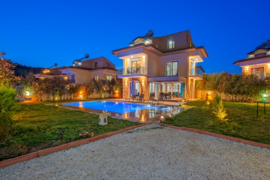 Muğla Fethiye Ölüdeniz'de 6 Kişilik Doğa İçinde Tatil Villası