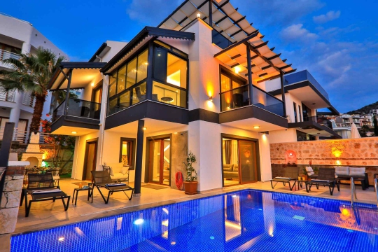 Antalya Kaş Kalkan'da 6 Kişilik Doğa İçinde Tatil Villası